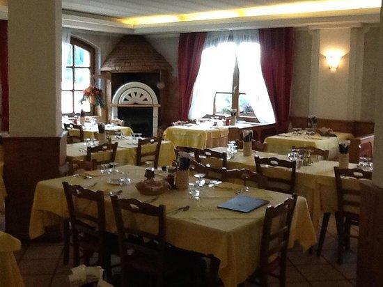 Hotel Tosa Мадона ди Кампильо Екстериор снимка