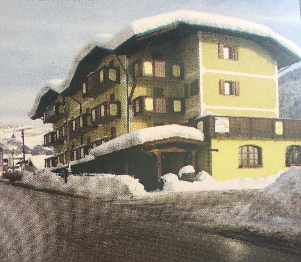 Hotel Tosa Мадона ди Кампильо Екстериор снимка