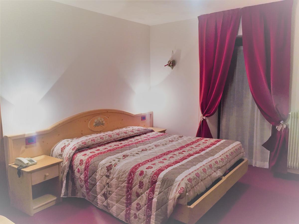 Hotel Tosa Мадона ди Кампильо Екстериор снимка