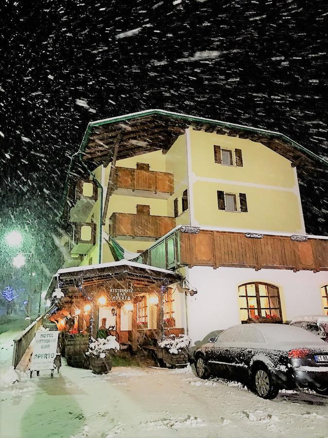 Hotel Tosa Мадона ди Кампильо Екстериор снимка